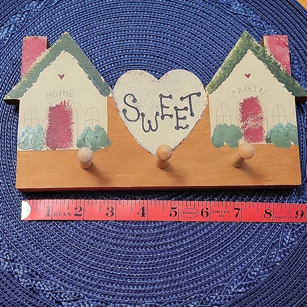 Rustic H-Made 'Sweet Home' Wooden Wall 3 Key Hooks- Red Green,Cream 9 X 6